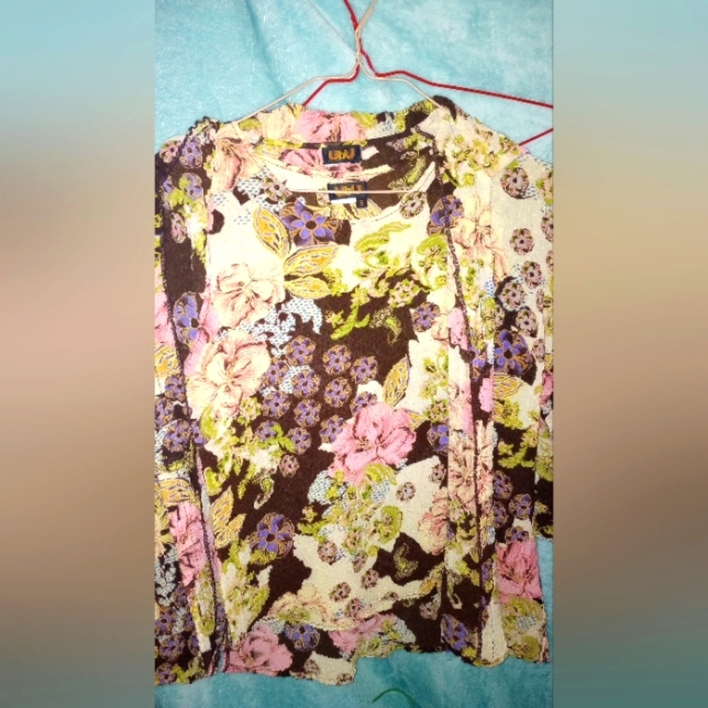 UBU small 2 piece blouse